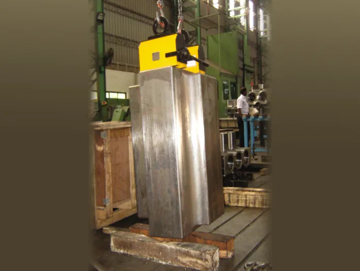 Heavy Job Lifting in Vertical Position